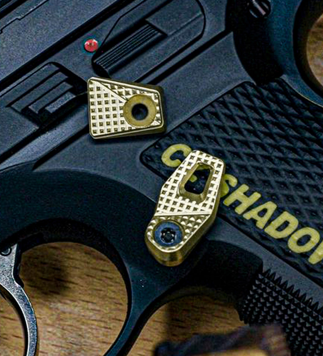Oversized GridLOK Magazin Release Button von LOK Grips USA auf einer CZ Shadow 2