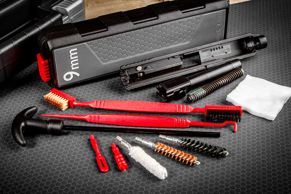 Kurzwaffen Reinigungsset von Real Avid für Handfeuerwaffen wie Pistolen und Revolver im Kaliber 9mm 357 Magnum oder 38 Special