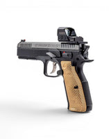Shielded Verschlussfanghebel mit Daumenauflage mit Schild von Eemann Tech montiert auf einer CZ Shadow 2, Tactical Sport und CZ TS2