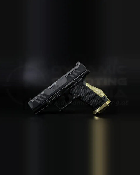 etailaufnahme des LOK Grips Messing Magazintrichters in Raw Brass mit Messing Backstrap an der Walther PDP