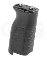 Schräger Vordergriff von Strike Industries mit MLOK und Kabelmanagement