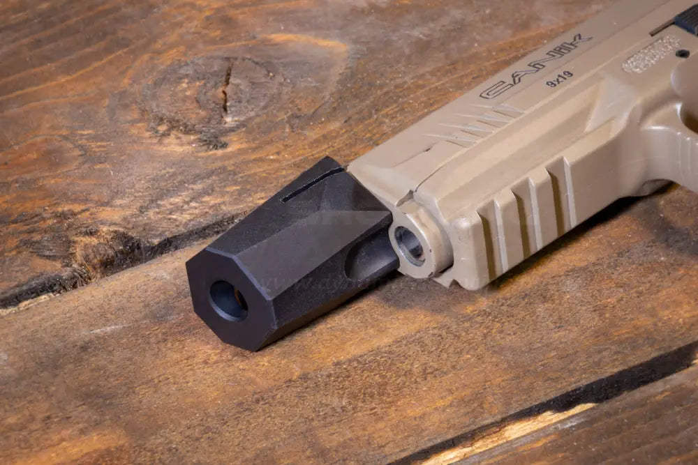 Armanov Kompensator für Pistolen im Kaliber 9mm mit 13.5x1 LH Gewinde oder 1 / 2 x 28 UNEF