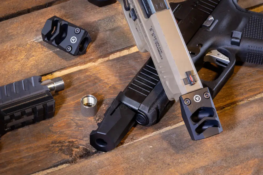 Armanov Kompensator für Pistolen im Kaliber 9mm mit 13.5x1 LH Gewinde oder 1 / 2 x 28 UNEF