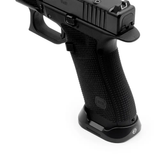 Eemann Tech Competition Magazintrichter mit Messing-Plug für Glock 17/45 Gen 6 - montiert an Glock 17 Gen 6