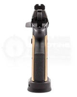 Aluminium Magazintrichter für die CZ Shadow 2 von Eemann Tech in Schwarz montiert auf einer Shadow 2 mit Messing Griffschalen