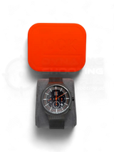 Original Glock Uhr Global mit orangem und schwarzem Mesh Band im orangen Glock Case